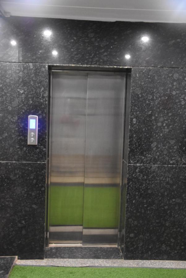 Hotel De Luxe Basai Road Gurgaon Eksteriør bilde