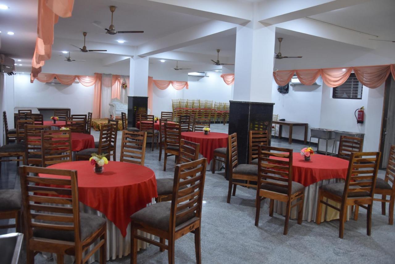 Hotel De Luxe Basai Road Gurgaon Eksteriør bilde