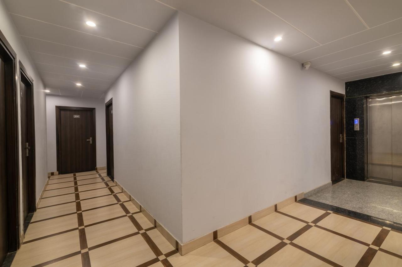Hotel De Luxe Basai Road Gurgaon Eksteriør bilde