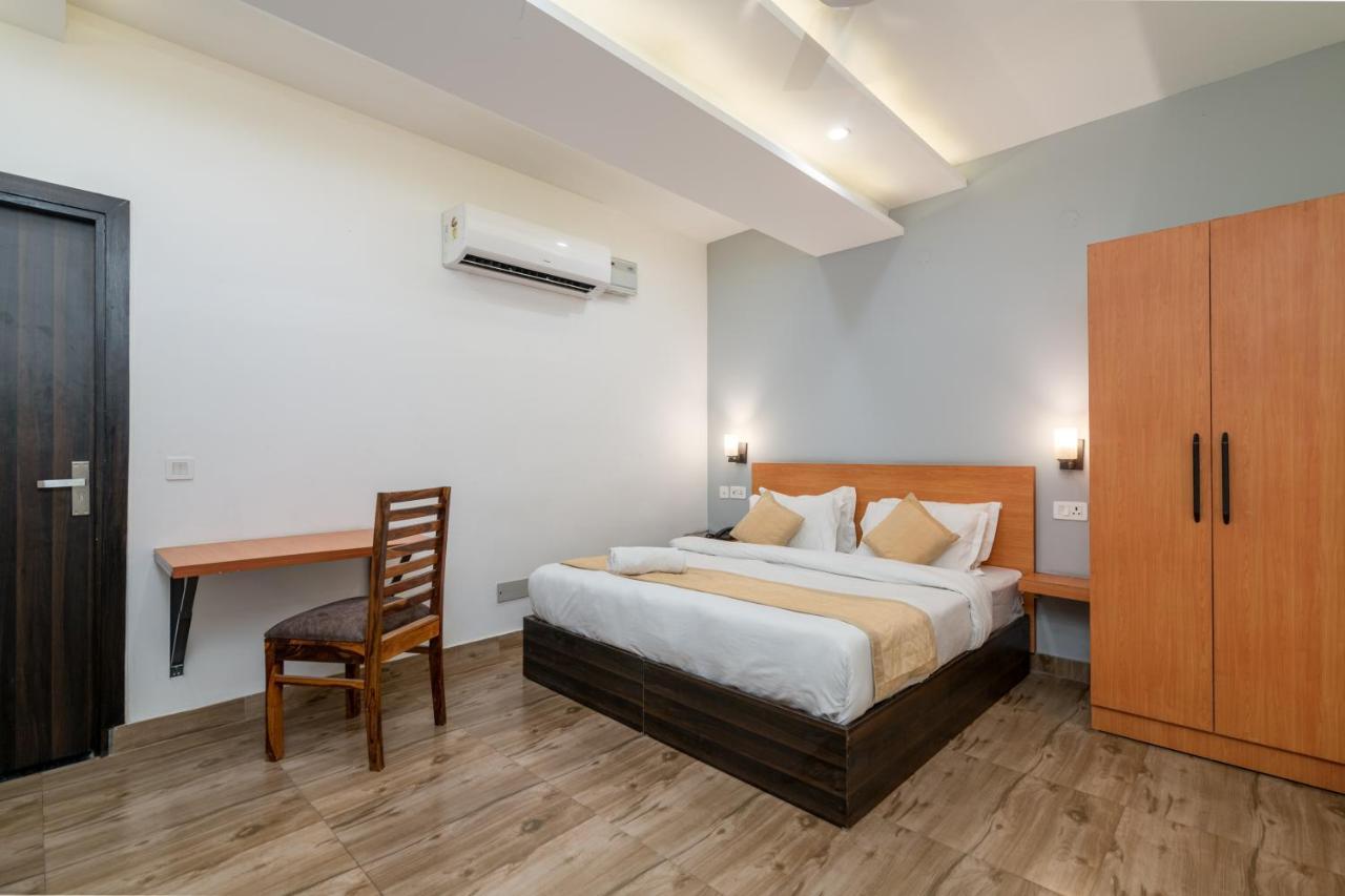 Hotel De Luxe Basai Road Gurgaon Eksteriør bilde