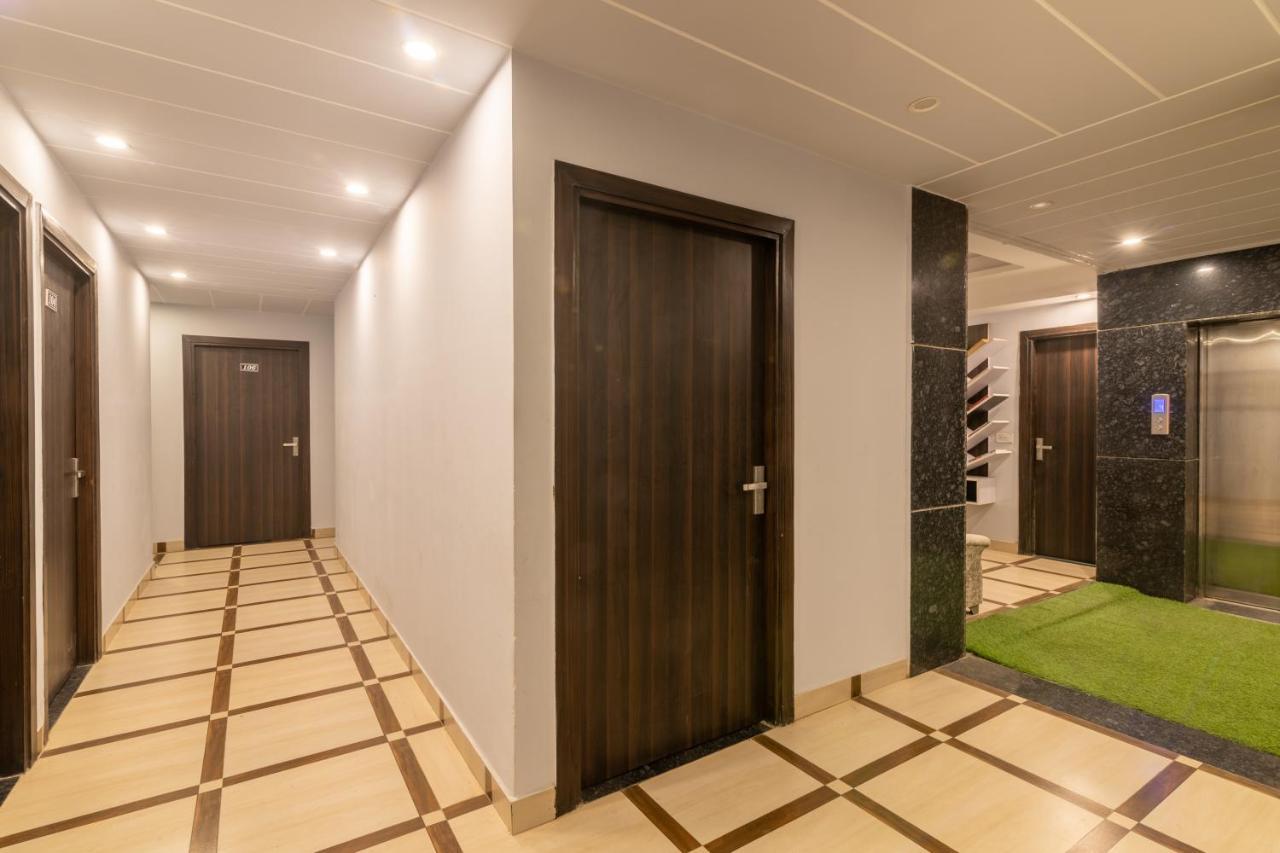 Hotel De Luxe Basai Road Gurgaon Eksteriør bilde