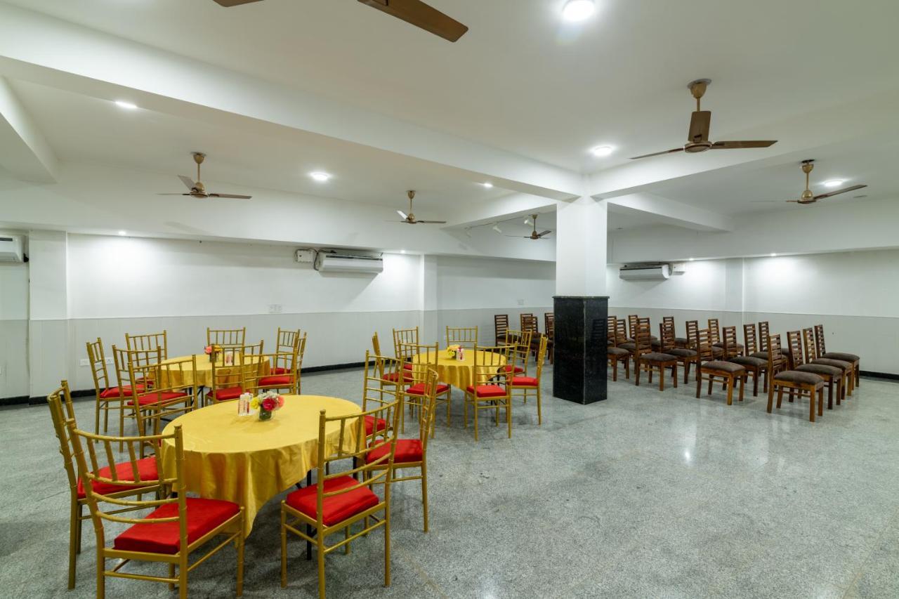 Hotel De Luxe Basai Road Gurgaon Eksteriør bilde
